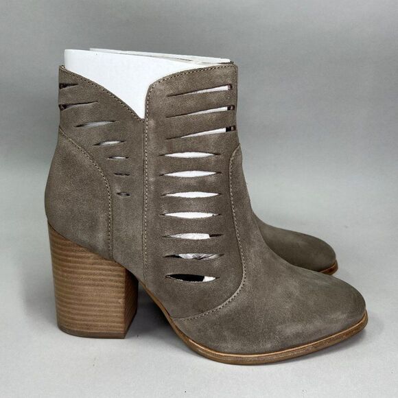 Seychelles Lets Go Crazy Booties Women's Size 8 Tan Perforated Suede Ankle Boots - Picture 1 of 12